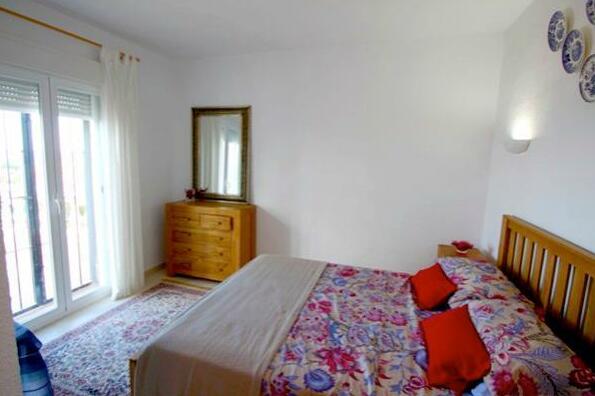 Jean Benitachell - Photo5