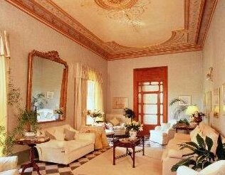 Scott's Hotel - Photo4