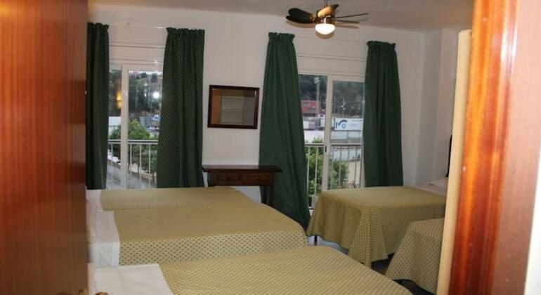 Hostal Isabel Blanes - Photo4