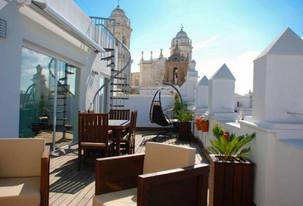 Attic With Impressive Views And Jacuzzi - Photo5