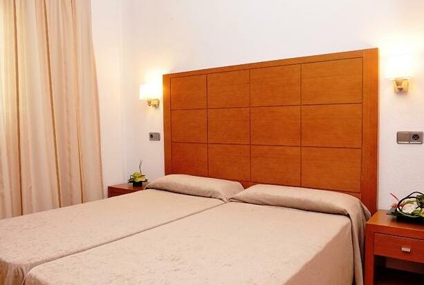 Aparthotel Cap De Mar - Photo2