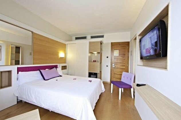 Hotel & Spa S'Entrador Playa - Photo2