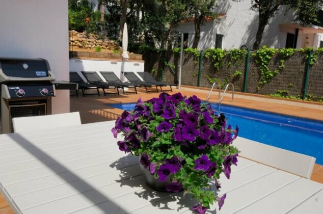 Villa Sierra with Private Pool - Photo2