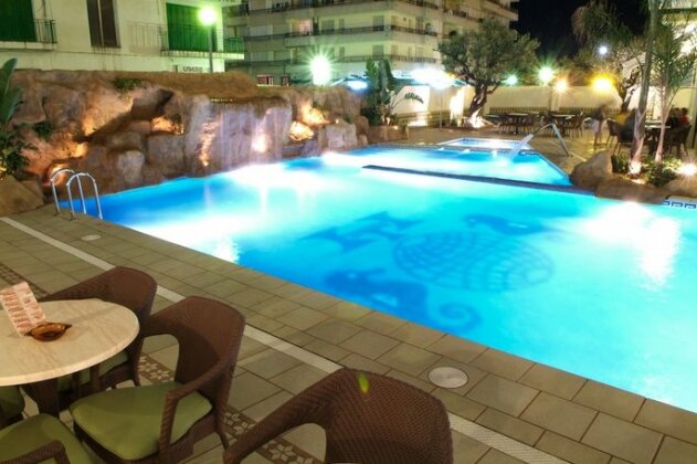 Hotel Terramar Calella - Photo2