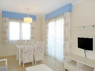 Larimar 02 - Two Bedroom - Photo4