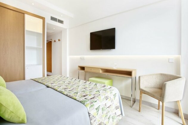 Universal Hotel Castell Royal - Photo4