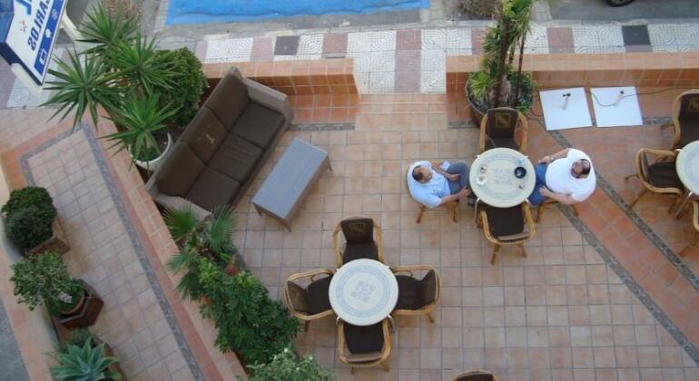 Hostal Juan Carlos - Photo4