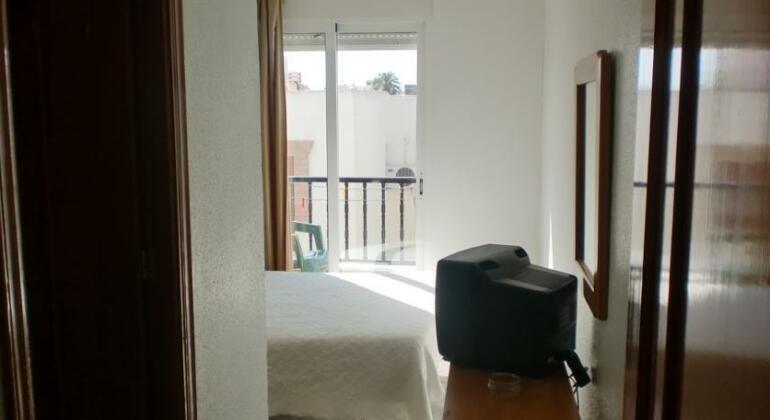 Pension Las Palmas - Photo4