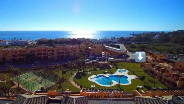 Casares Beach Golf Apartment with private garden and pool access - Photo3