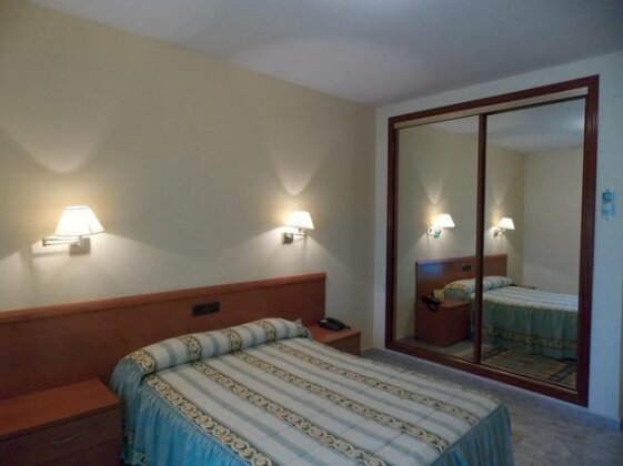 Hotel San Cristobal Coria - Photo3