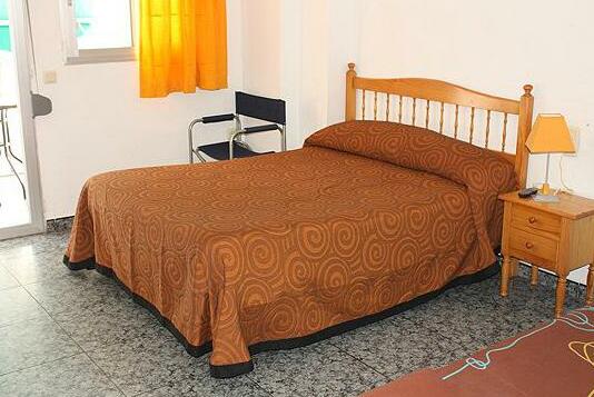 Hostal Pension Castellana Cullera - Photo4