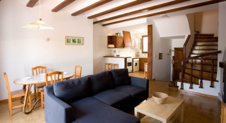Cornelia Denia - Photo5