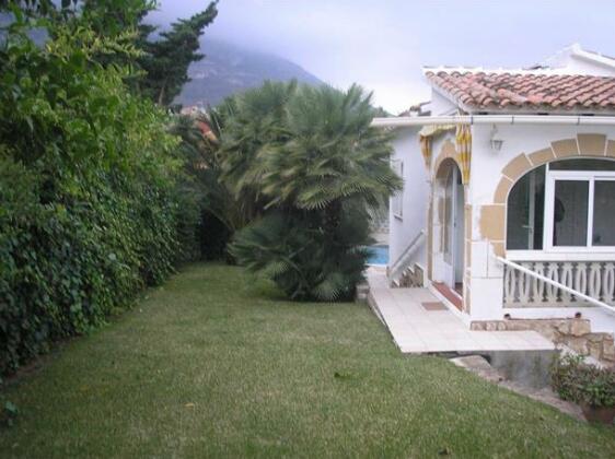  Photo 1