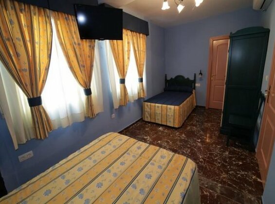 Apartamentos Turisticos La Fonda - Photo4