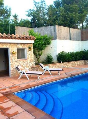 HomeRez - Holiday Home Carrer de Marinada