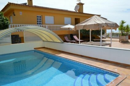 Nice villa located in a quiet residential area