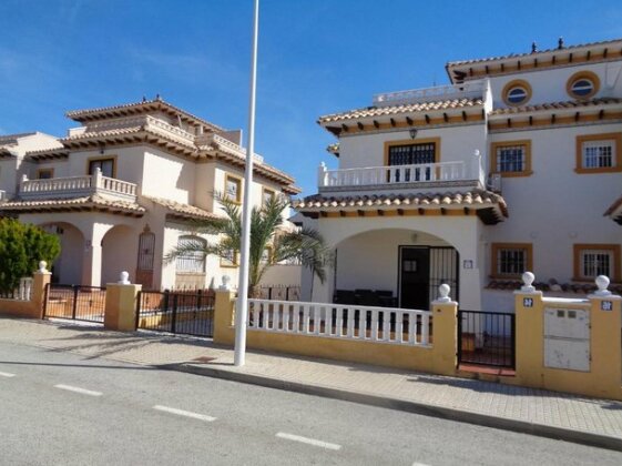 Luxurious townhouse in El Pinet near to the beach