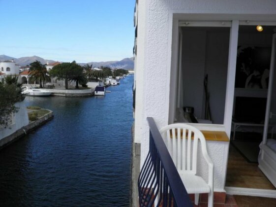 Blue Canal Apartment Ampuriabrava - Photo2