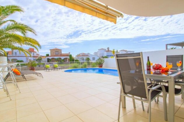 Leon Inmo Ebre Villa 2 - Photo4