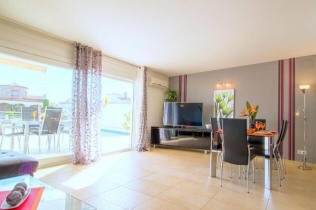Leon Inmo Ebre Villa 2 - Photo5