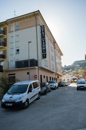 Hotel Yerri - Photo2