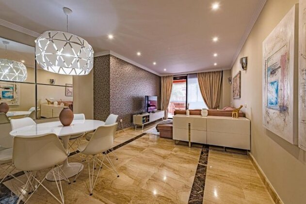 Marina Luxury Apartment - Photo2