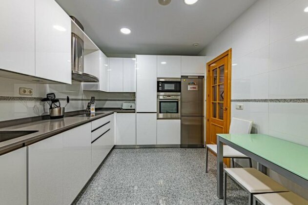 Marina Luxury Apartment - Photo5