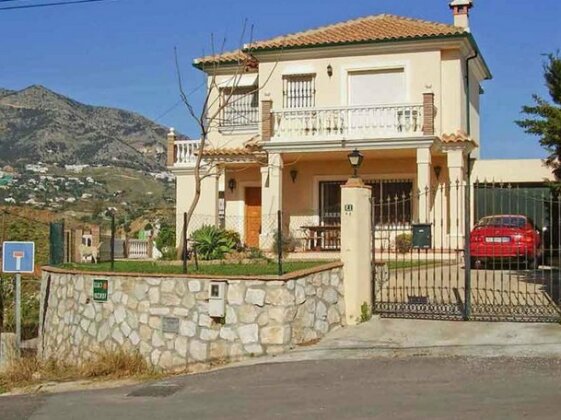 House With 4 Bedrooms in Fuengirola With Private Pool Furnished Terrace and Wifi - 500 m From the - Photo2