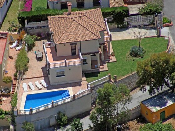 House With 4 Bedrooms in Fuengirola With Private Pool Furnished Terrace and Wifi - 500 m From the - Photo4