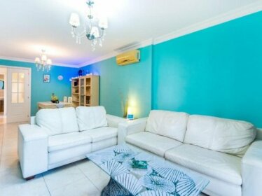 Rentandhomes los boliches blue and green