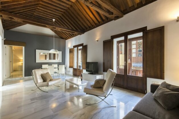 Elvira Suites - Photo2