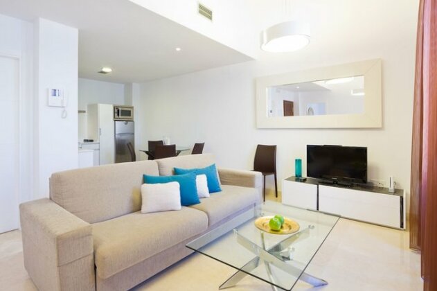 Habitat Suites Gran Via - Photo2