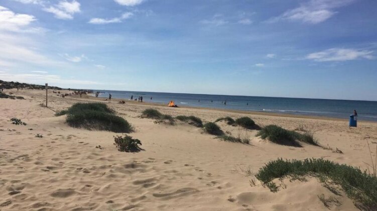 Sun & Blue Sea - Photo3