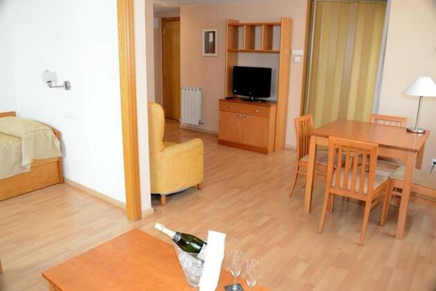 Aparthotel Sercotel Suites Huesca - Photo3