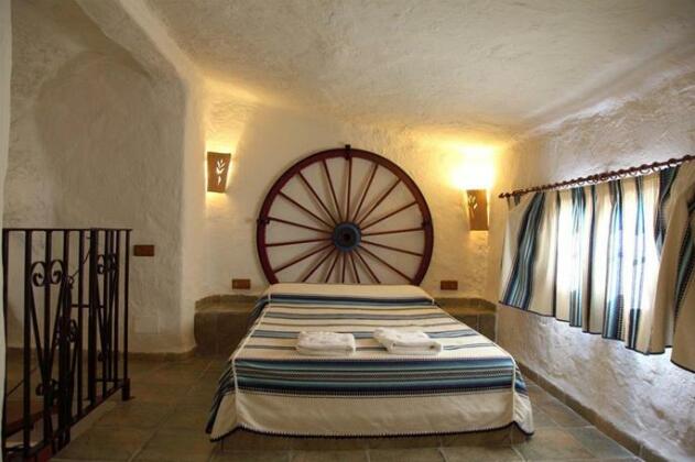 Cuevas La Atalaya - Photo2