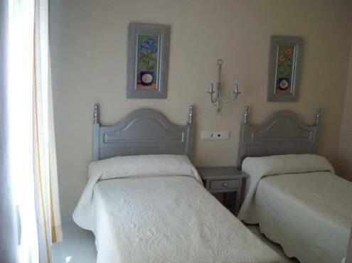 Hostal Victoria La Carlota - Photo3