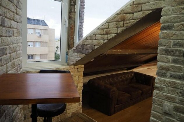 Tiny and cute apartment in the roof touching border - Photo4