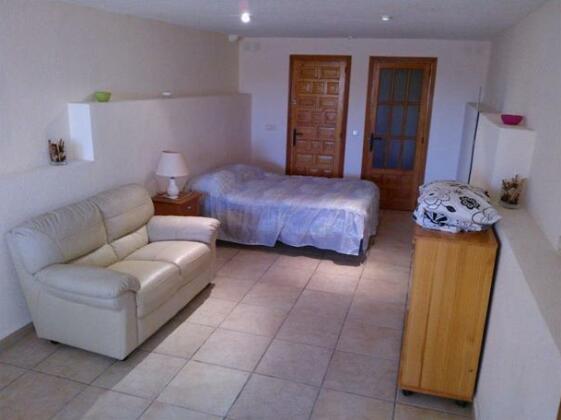 Kristal Holiday Home - Photo2