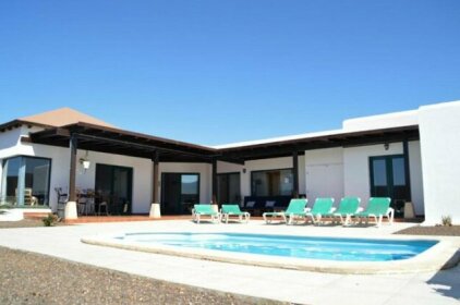 Villa spacieuse et lumineuse avec piscine Chauffee