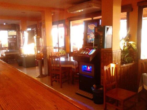 Hostal Restaurante Carlos III - Photo3