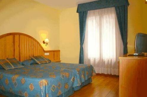 Hotel Estanys Blaus - Photo3