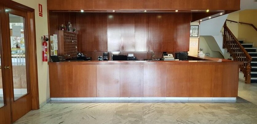 Hotel Reina Isabel Lleida - Photo2
