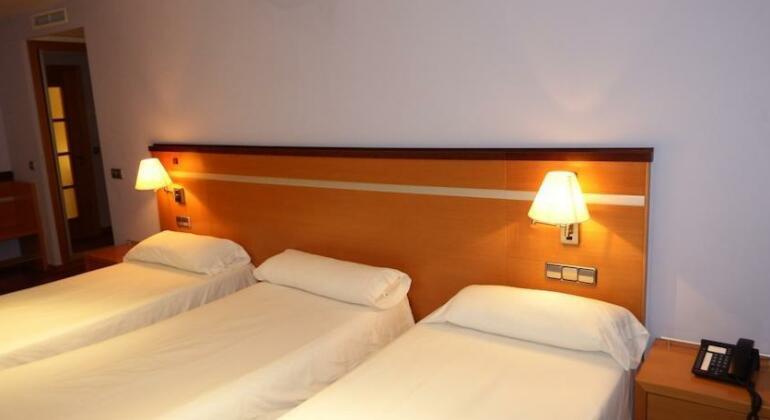 Hotel Isur Llerena - Photo4