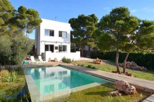 Modern Villa with Pool - Photo2