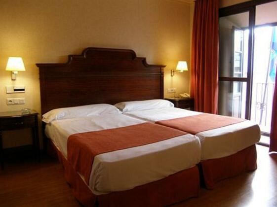Hotel Santo Domingo Lucena - Photo3