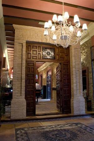 Hotel Santo Domingo Lucena - Photo4