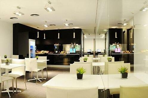 Air Rooms Madrid Airport By Premium Traveller - Photo5