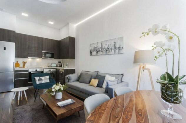 Dobo Rooms Gran Via Apartments - Photo4