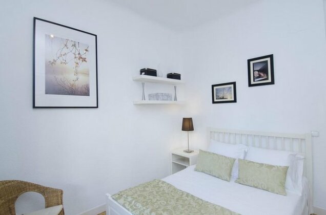 Friendly Rentals Arguelles - Photo3