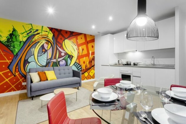 Home Art Apartments - Photo2